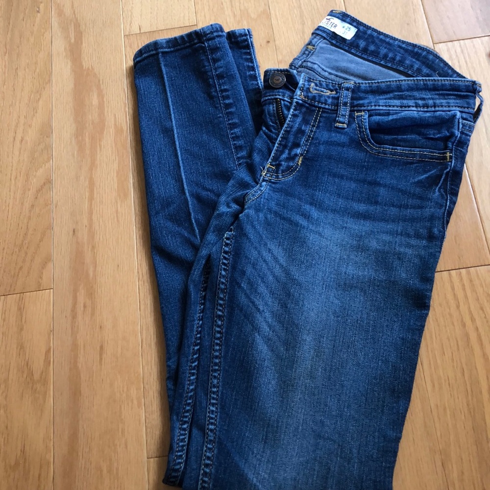 dark blue skinny jeans